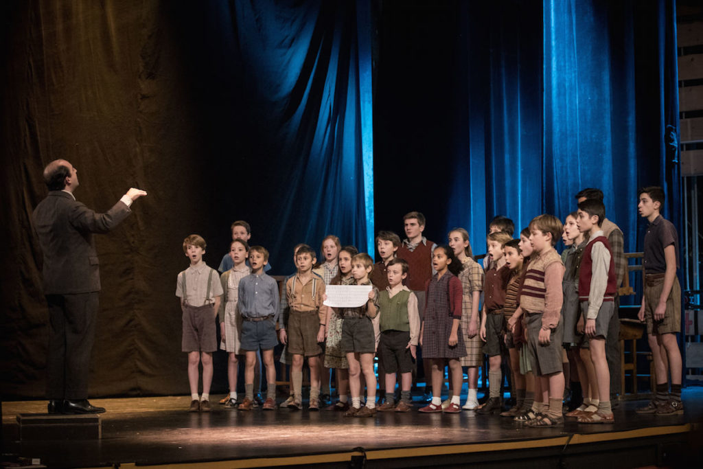 Les Choristes • Théâtres et Spectacles de Paris